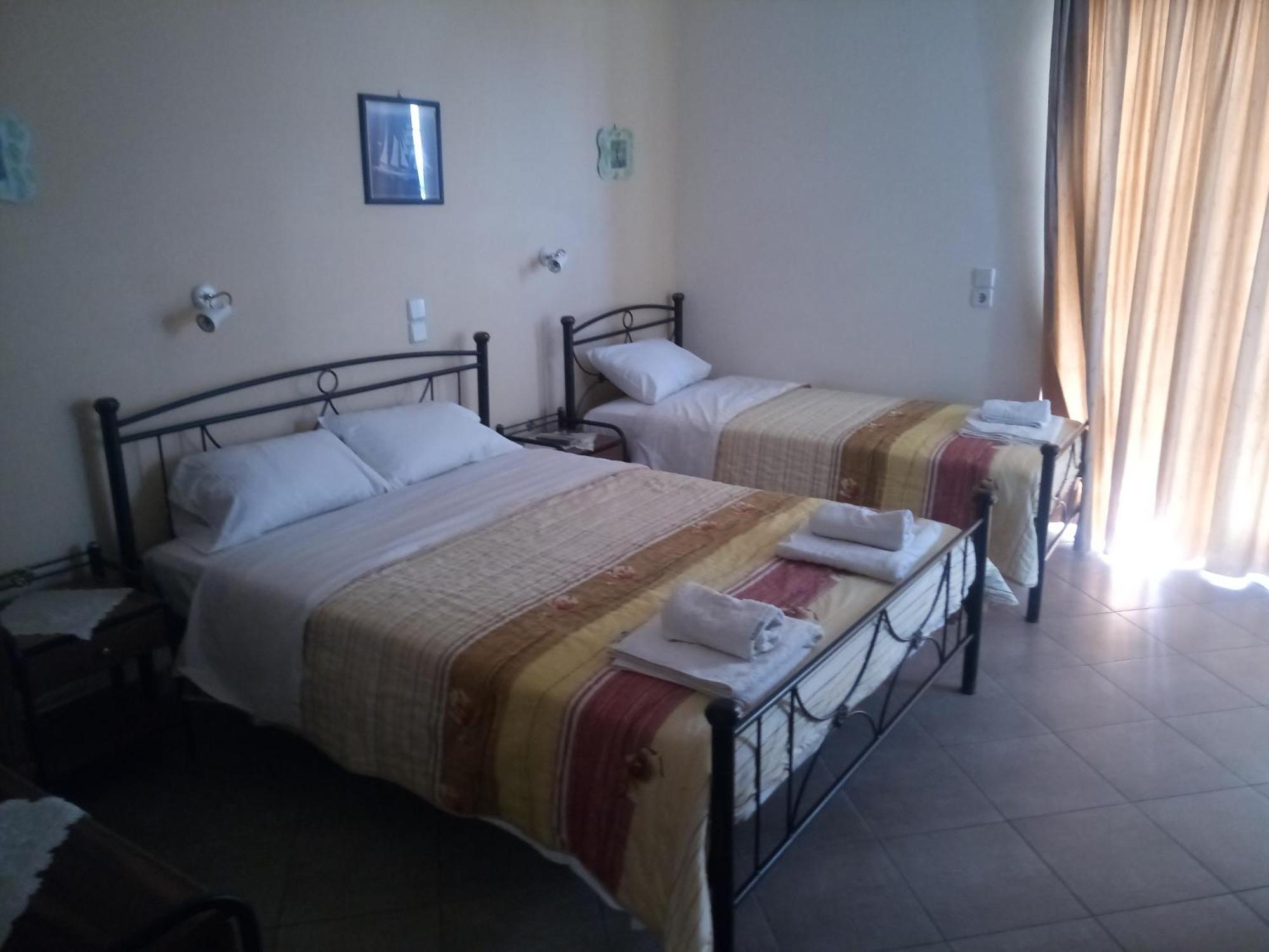 Evgenia Rooms Skála Habitación foto